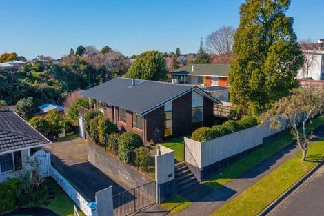 Photo of property in 21 Nevada Drive, Merrilands, New Plymouth, 4312