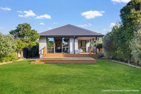 Photo of property in 357 Estuary Road, South New Brighton, Christchurch, 8062