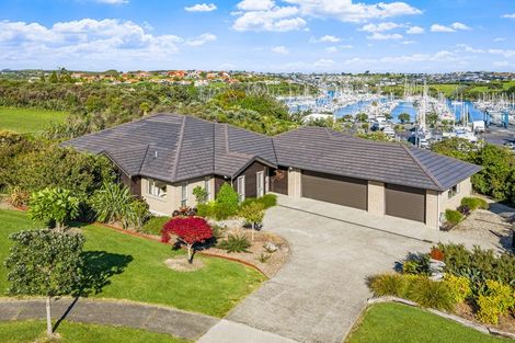 Photo of property in 21 Laguna Place, Matakatia, Whangaparaoa, 0930