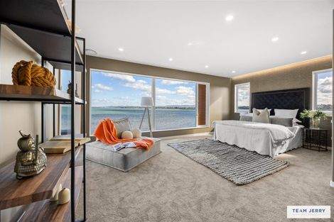 Photo of property in 4 Seawind Way, Hobsonville, 0616