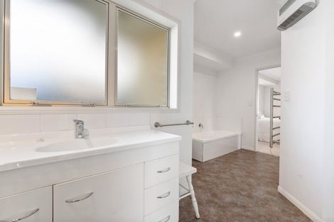 Photo of property in 147 Tukapa Street, Westown, New Plymouth, 4310