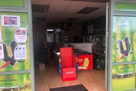 Photo of property in 4/80 Gunner Drive, Te Atatu Peninsula, Auckland, 0610