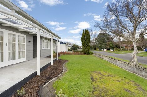 Photo of property in 134 Ruamahanga Crescent, Terrace End, Palmerston North, 4410
