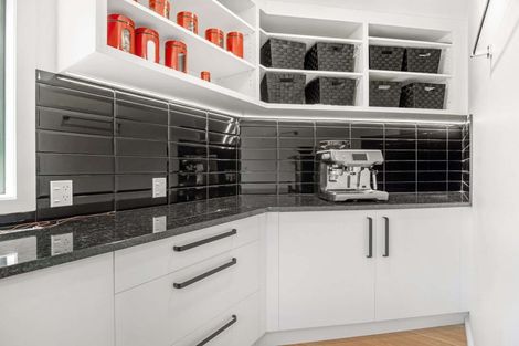 Photo of property in 43 Durrell Way, Rolleston, 7614