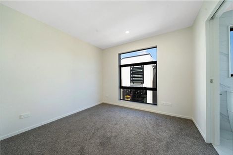 Photo of property in 1/16 Hewlett Road, Massey, Auckland, 0614