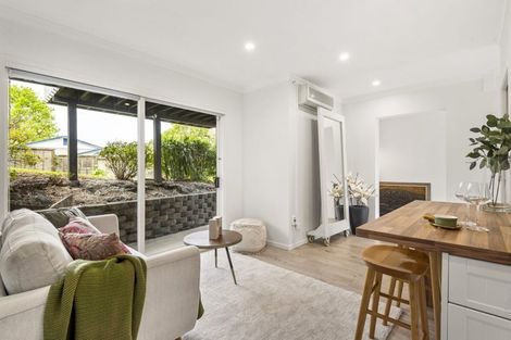 Photo of property in 18 Macnay Way, Murrays Bay, Auckland, 0630