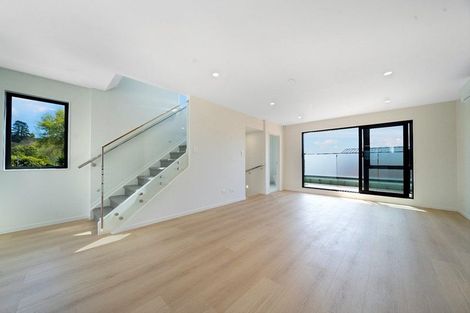 Photo of property in 1/16 Hewlett Road, Massey, Auckland, 0614