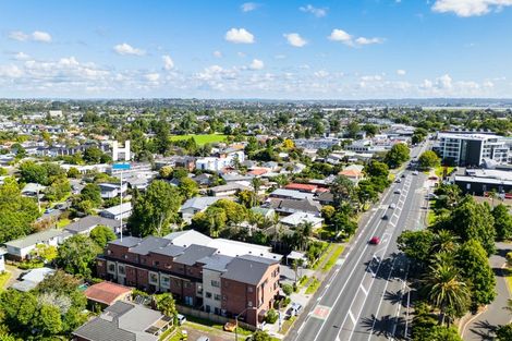 Photo of property in 500f Te Atatu Road, Te Atatu Peninsula, Auckland, 0610