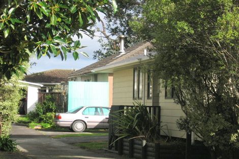 Photo of property in 1/190 Waimumu Road, Massey, Auckland, 0614