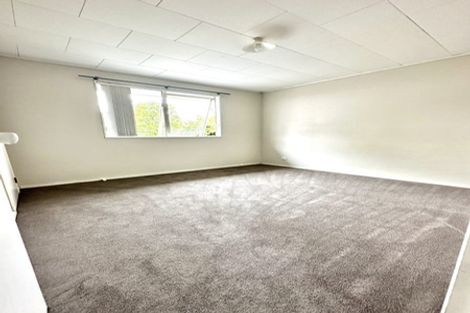 Photo of property in 21 Finn Place, Totara Vale, Auckland, 0629