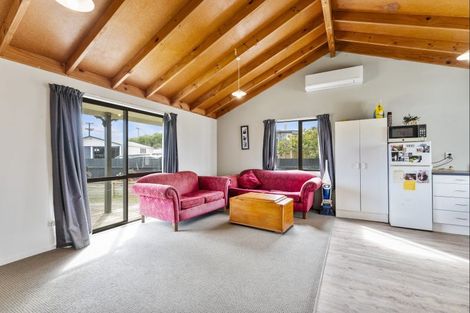 Photo of property in 27 Ruanui Street, Himatangi Beach, Foxton, 4891