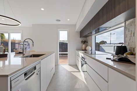 Photo of property in 5 Mangatainoka Lane, Awapuni, Palmerston North, 4412