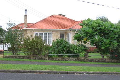 Photo of property in 2/13 Hayward Road, Papatoetoe, Auckland, 2025