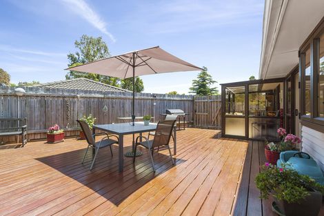 Photo of property in 73 Stottholm Road, Titirangi, Auckland, 0604