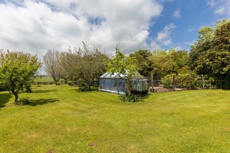 Photo of property in 82 Tikorangi Road, Tikorangi, Waitara, 4383