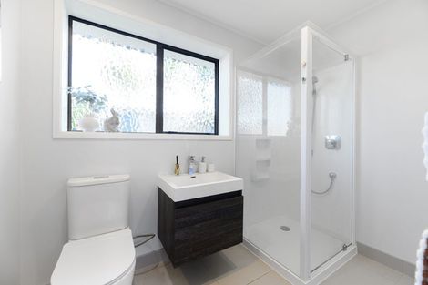 Photo of property in 28 Matuhi Rise, Henderson, Auckland, 0612