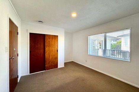 Photo of property in 2/144 Bradbury Road, Botany Downs, Auckland, 2010