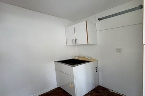 Photo of property in 12 Sullivan Avenue, Mangere Bridge, Auckland, 2022