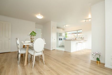 Photo of property in 11 Amherst Place, Albany, Auckland, 0632