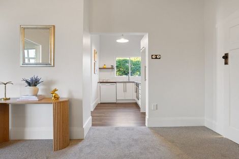 Photo of property in 105 Forest Lake Road, Forest Lake, Hamilton, 3200