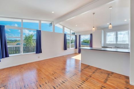 Photo of property in 49 Fairclough Road, Beach Haven, Auckland, 0626