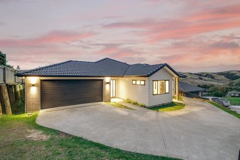 Photo of property in 11 Lewann Lane, Helensville, 0800