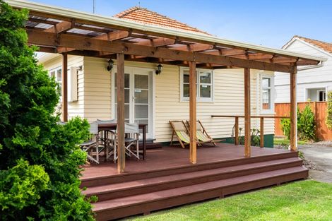 Photo of property in 54 Douglas Mclean Avenue, Marewa, Napier, 4110