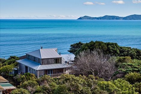 Photo of property in 21 Wellington Road, Paekakariki, 5034
