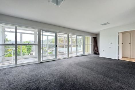 Photo of property in 1/3 Torwood Road, Khandallah, Wellington, 6035