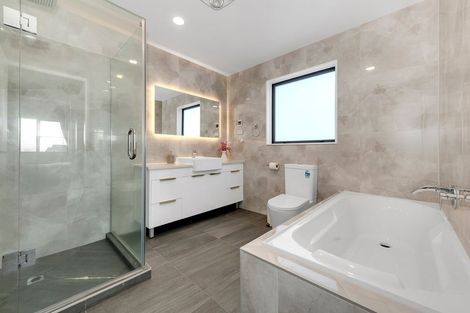 Photo of property in 9 Cloonlyon Drive, Flat Bush, Auckland, 2019