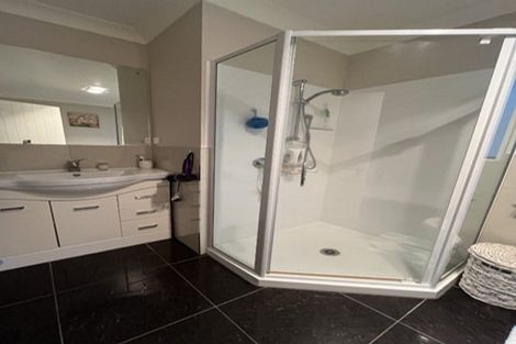 Photo of property in 33 Ripple Grove, Waiuku, 2123