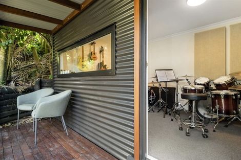 Photo of property in 2 Hiwihau Place, Glenfield, Auckland, 0629