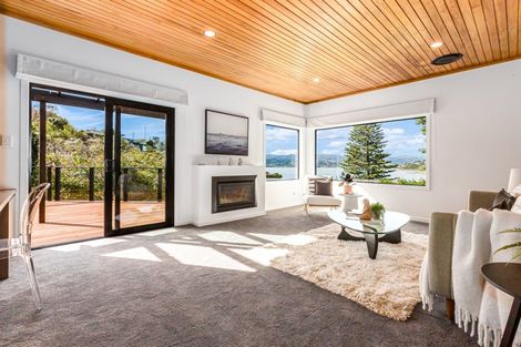 Photo of property in 77 Paremata Road, Paremata, Porirua, 5024