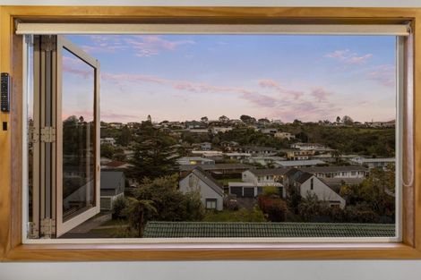 Photo of property in 132 Hinewa Road, Otumoetai, Tauranga, 3110