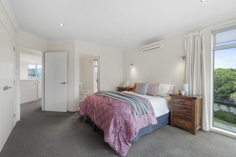 Photo of property in 2 Metzenthin Close, Raumati South, Paraparaumu, 5032