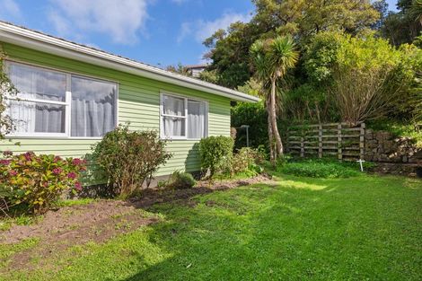 Photo of property in 25 Churton Drive, Churton Park, Wellington, 6037