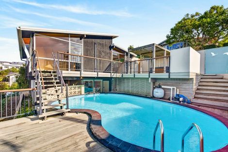 Photo of property in 17 Spencer Road, Hospital Hill, Napier, 4110