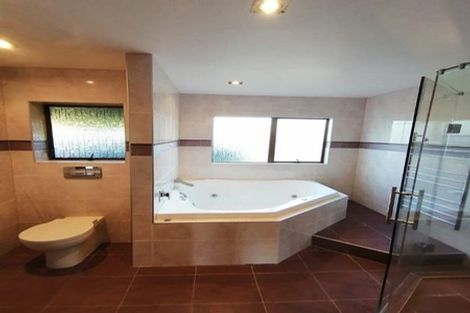 Photo of property in 118 Pupuke Road, Hillcrest, Auckland, 0627