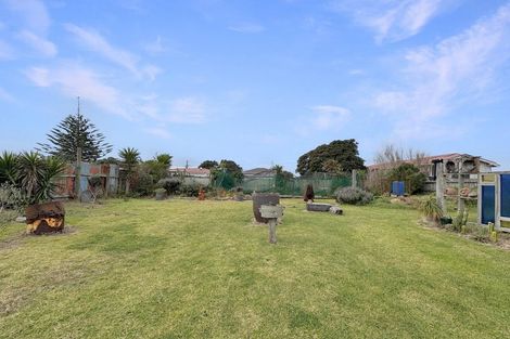 Photo of property in 14 Egmont Street, Castlecliff, Whanganui, 4501