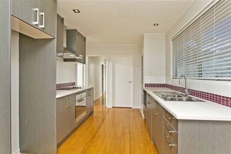 Photo of property in 1/115 Canongate Street, Birkdale, Auckland, 0626