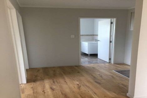 Photo of property in 20 Imperial Place, Henderson, Auckland, 0612