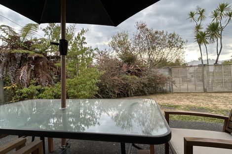 Photo of property in 1/12 Gradwell Place, Two Mile Bay, Taupo, 3330