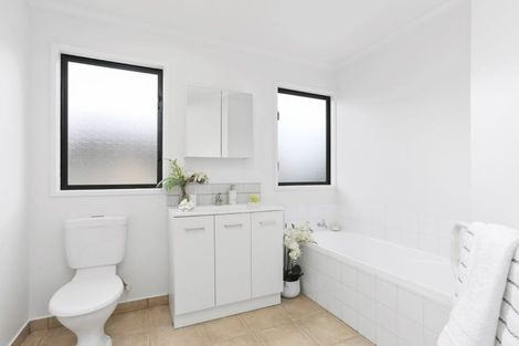 Photo of property in 15 Whitbourne Heights, Manurewa, Auckland, 2105