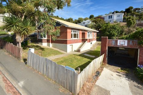 Photo of property in 18 Motu Street, Saint Clair, Dunedin, 9012