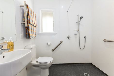 Photo of property in 69 Marine Parade, Eastbourne, Lower Hutt, 5013