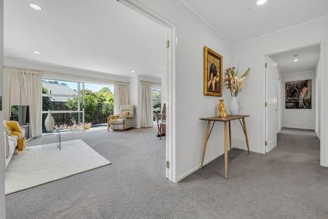 Photo of property in 1/5 Solana Court, Botany Downs, Auckland, 2010