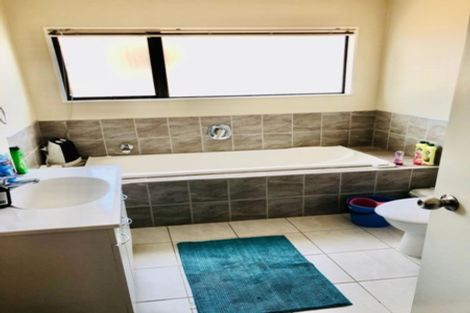 Photo of property in 9 Kalmore Place, Flat Bush, Auckland, 2016