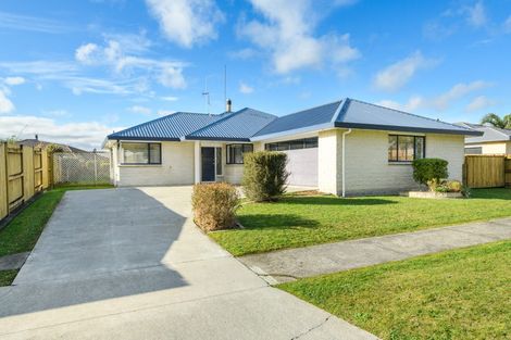 Photo of property in 93 Peter Hall Drive, Kelvin Grove, Palmerston North, 4414