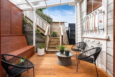 Photo of property in 64 Glenmore Street, Northland, Wellington, 6012