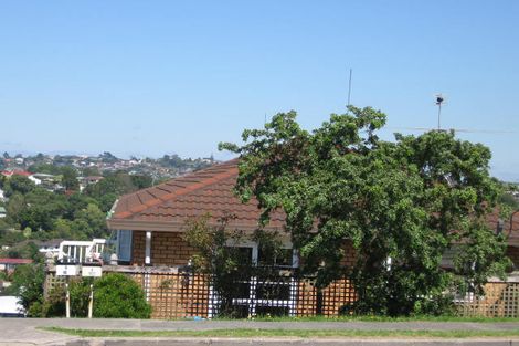 Photo of property in 2/122 Carlisle Road, Browns Bay, Auckland, 0632